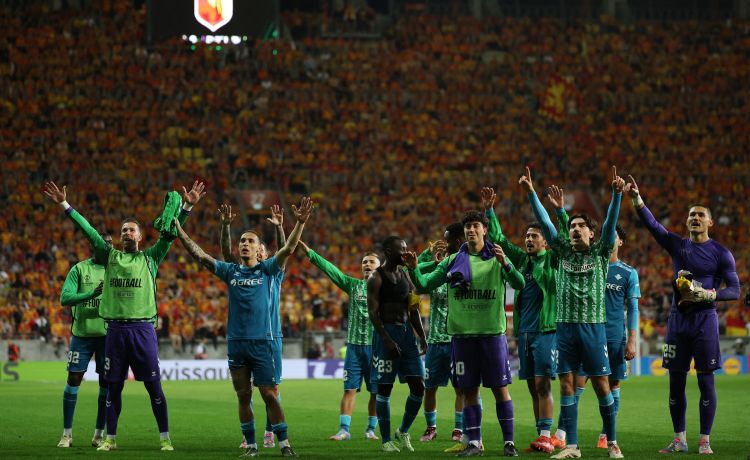Alineación posible del Betis en semifinales de la Conference League ante la Fiorentina Alineación posible del Betis en semifinales de la Conference League ante la Fiorentina