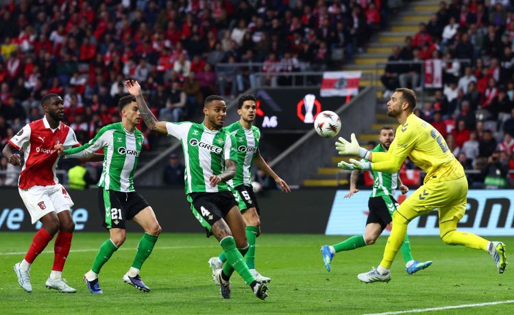 Pellegrini volvió a equivocarse en la portería Pellegrini volvió a equivocarse en la portería