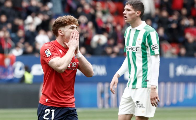 Los jugadores de Osasuna lamentan el escaso premio ante el Betis Los jugadores de Osasuna lamentan el escaso premio ante el Betis