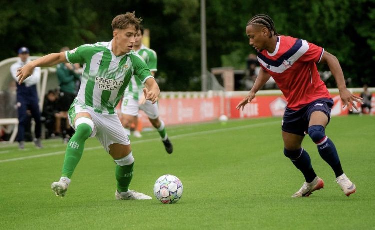 El Betis juvenil se queda a medias ante el Lille El Betis juvenil se queda a medias ante el Lille