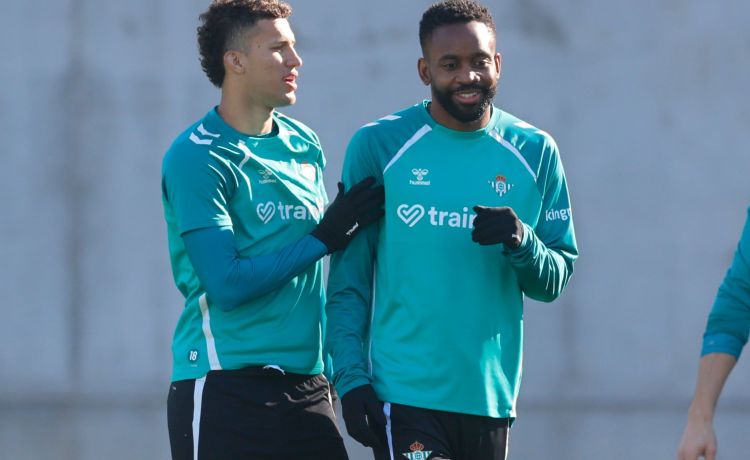 Bakambu, ante su presente bético y el deseo albiazul Bakambu, ante su presente bético y el deseo albiazul