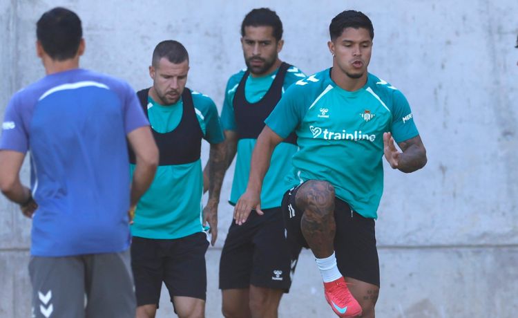 Cucho Hernández se ilusiona con su primera pretemporada Cucho Hernández se ilusiona con su primera pretemporada