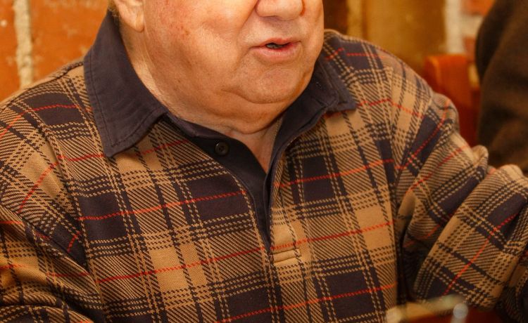 El Rayo homenajeará a Manolo Gallardo El Rayo homenajeará a Manolo Gallardo