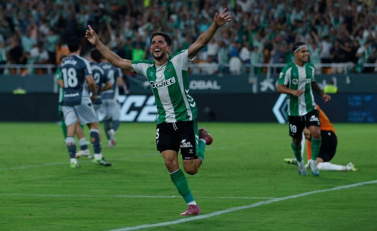 El Betis desarbola a la Real El Betis desarbola a la Real