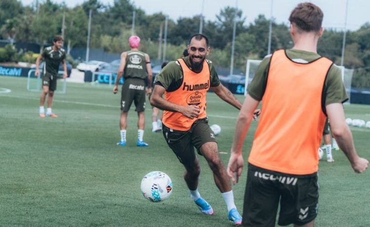 Borja Iglesias: “Ha sido un verano intenso” Borja Iglesias: “Ha sido un verano intenso”