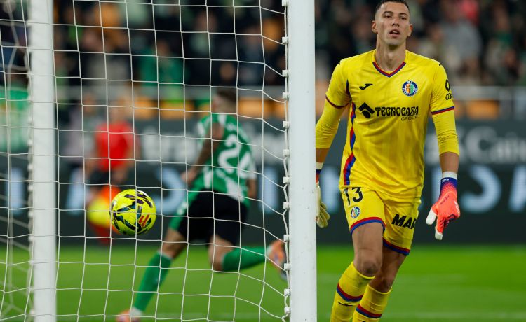 Monumental enfado de David Soria: “Ha sido una ruina” Monumental enfado de David Soria: “Ha sido una ruina”