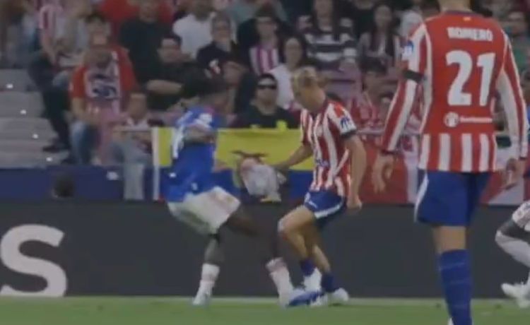 Las polémicas de la jornada 2 de la fase liga de la Champions League; todos los penaltis, expulsiones y jugadas controvertidas Las polémicas de la jornada 2 de la fase liga de la Champions League; todos los penaltis, expulsiones y jugadas controvertidas