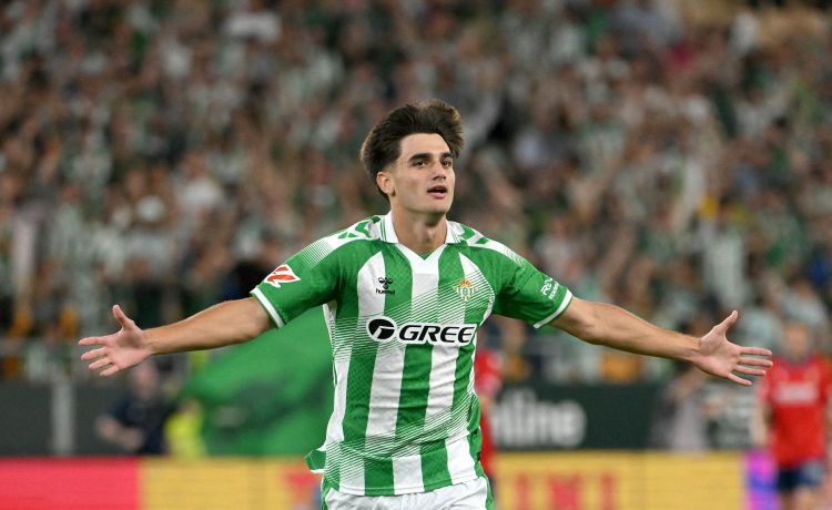 Morante debuta por todo lo alto Morante debuta por todo lo alto
