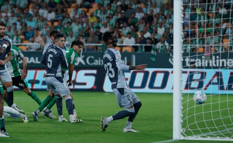 Aprobados y suspensos de la Real Sociedad: desastre defensivo en La Cartuja Aprobados y suspensos de la Real Sociedad: desastre defensivo en La Cartuja
