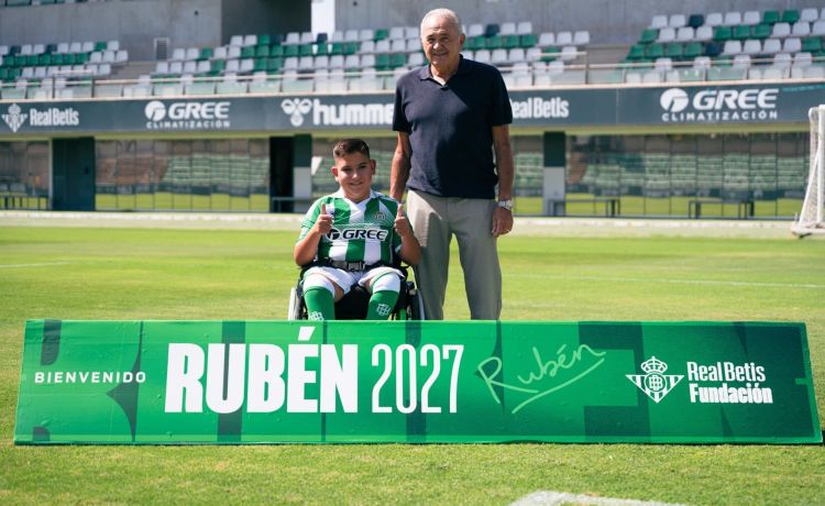 Rubén, el nuevo Fichaje Estrella de la Fundación del Betis Rubén, el nuevo Fichaje Estrella de la Fundación del Betis