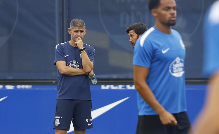Hidalgo: “Hay jugadores con un proceso vírico, a ver cómo evolucionan” Hidalgo: “Hay jugadores con un proceso vírico, a ver cómo evolucionan”