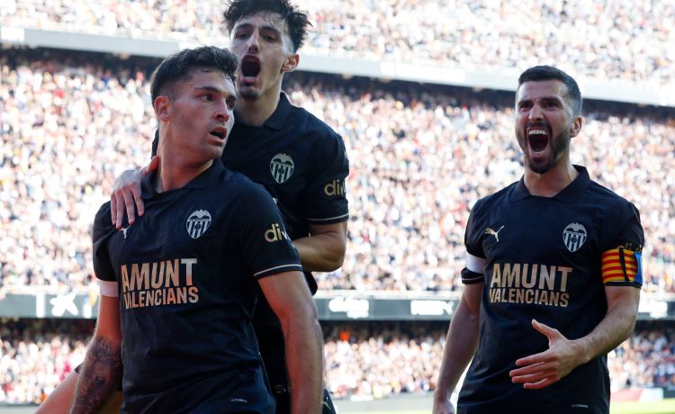 El Valencia sale del fango El Valencia sale del fango