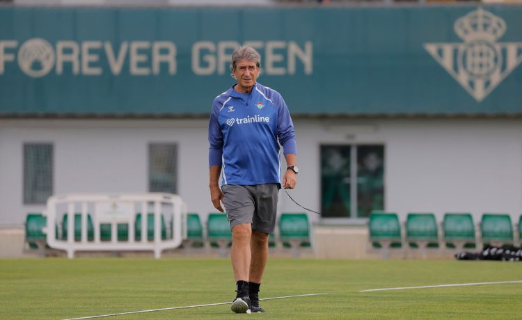 Pellegrini: “Pensamos en ganar, no en poner a punto a Isco” Pellegrini: “Pensamos en ganar, no en poner a punto a Isco”
