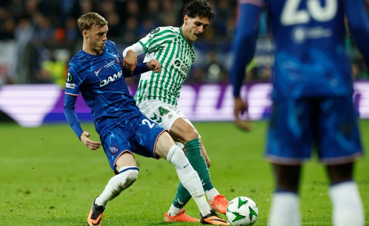 Johnny Cardoso cae con el Betis en la final de Conference League Johnny Cardoso cae con el Betis en la final de Conference League