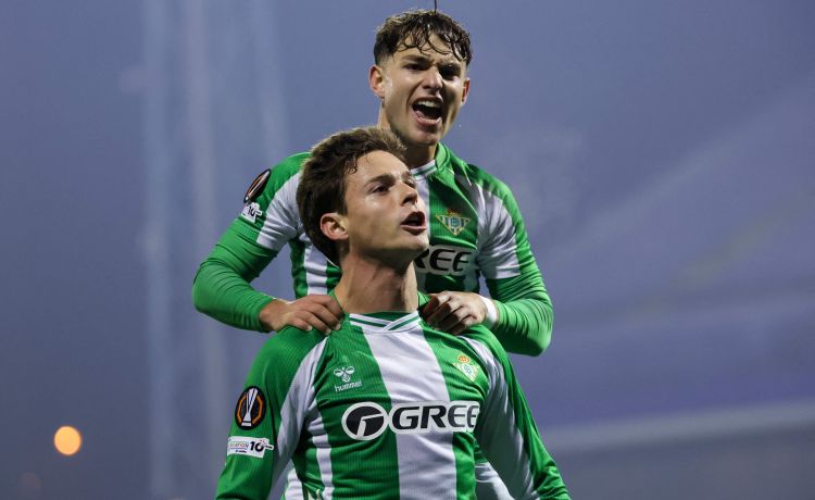 Ángel Ortiz: “Me entiendo muy bien con Antony desde que llegó” Ángel Ortiz: “Me entiendo muy bien con Antony desde que llegó”