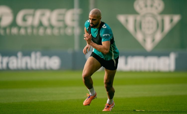 Amrabat: “Rezo todos los días por Isco” Amrabat: “Rezo todos los días por Isco”