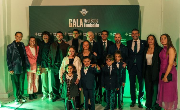 Solidaridad y emoción en la Gala de la Fundación del Betis Solidaridad y emoción en la Gala de la Fundación del Betis