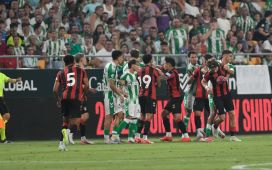Cucho y Fornals rescatan al Betis Cucho y Fornals rescatan al Betis
