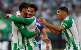 La prueba de los 11 días a fondo de armario del Betis La prueba de los 11 días a fondo de armario del Betis