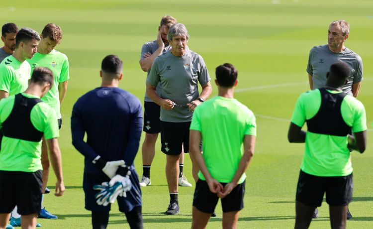 Pellegrini: “¿Calendario? Hay que revisarlo, hay más lesionados…” Pellegrini: “¿Calendario? Hay que revisarlo, hay más lesionados…”