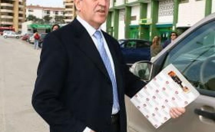 Fallece José León, expresidente del Betis Fallece José León, expresidente del Betis