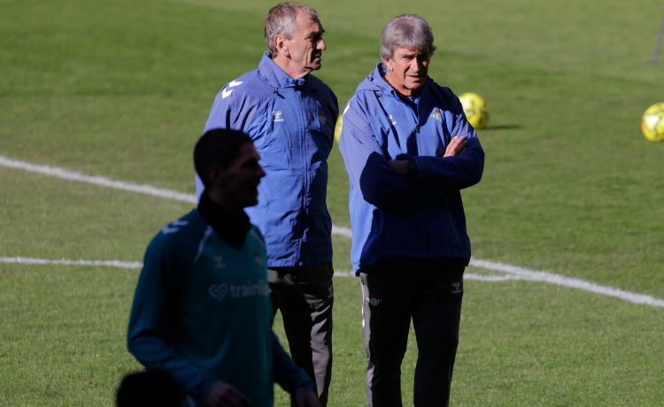 Pellegrini: “Sería un error elegir el once pensando en el Barcelona” Pellegrini: “Sería un error elegir el once pensando en el Barcelona”