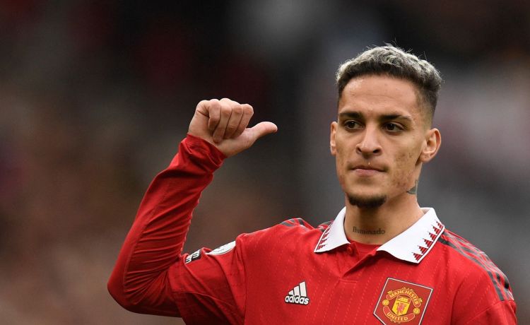 Objetivo: Antony y diez más Objetivo: Antony y diez más