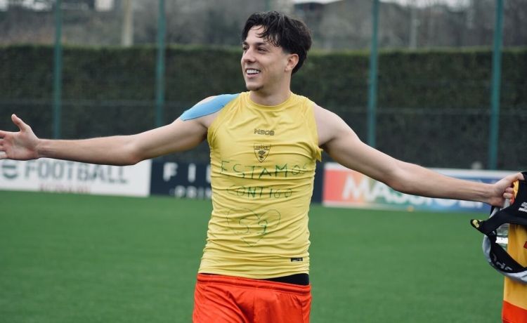 Paco Esteban, el ‘pichichi’ español al que se rifan en Europa Paco Esteban, el ‘pichichi’ español al que se rifan en Europa