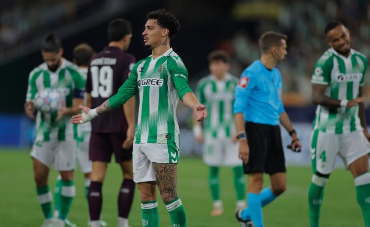Antony denuncia un robo en su casa durante el Betis-Oporto Antony denuncia un robo en su casa durante el Betis-Oporto