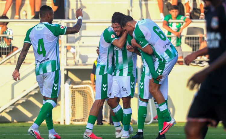 El Betis se exhibe ante el Lyon El Betis se exhibe ante el Lyon
