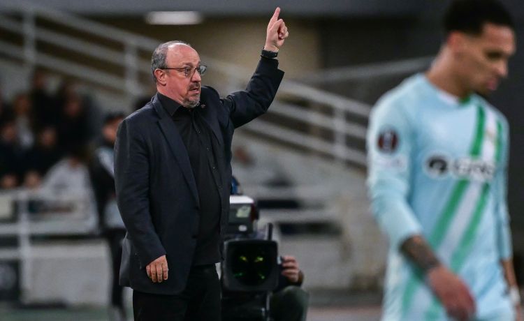 Benítez: “Si no marcamos, no aguantaremos la presión” Benítez: “Si no marcamos, no aguantaremos la presión”