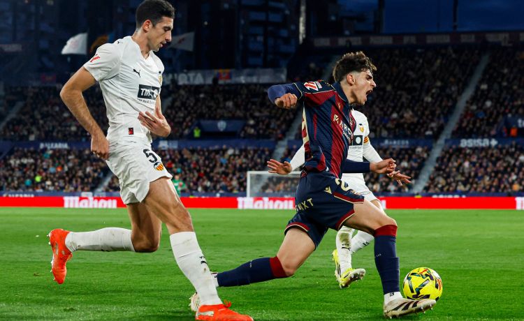 Nacho Pérez, la alternativa en el lateral Nacho Pérez, la alternativa en el lateral