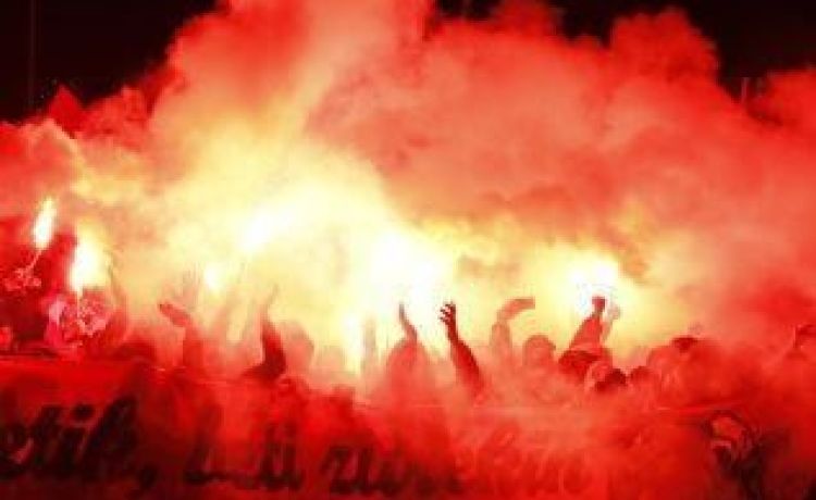 84 ultras detenidos por una pelea previa al Betis-Osasuna del 29-O 84 ultras detenidos por una pelea previa al Betis-Osasuna del 29-O