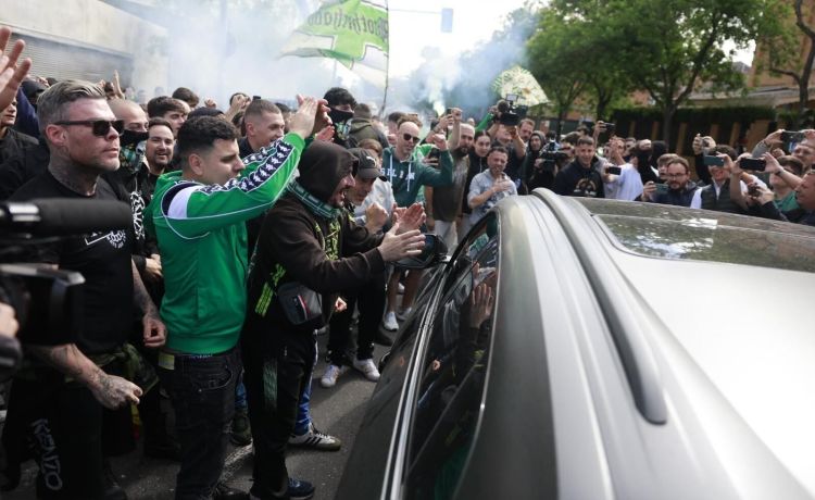 El beticismo alienta al equipo en la antesala del gran derbi El beticismo alienta al equipo en la antesala del gran derbi