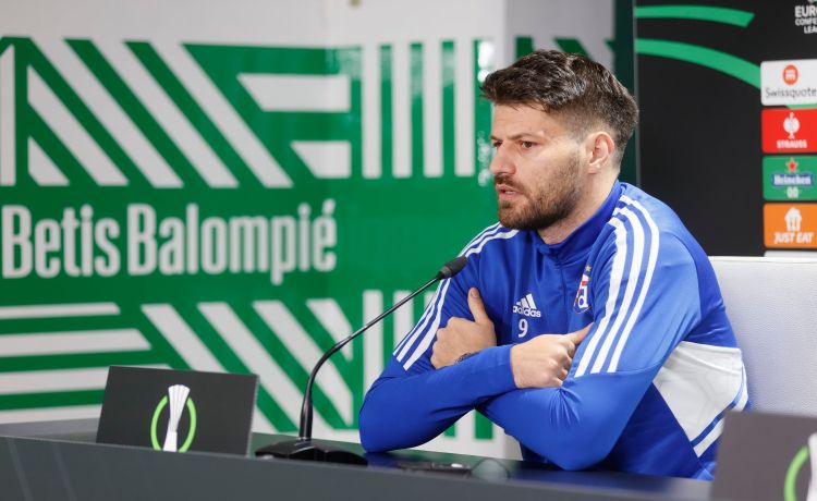 Petkovic llama payaso a Jarni por apoyar al Betis Petkovic llama payaso a Jarni por apoyar al Betis