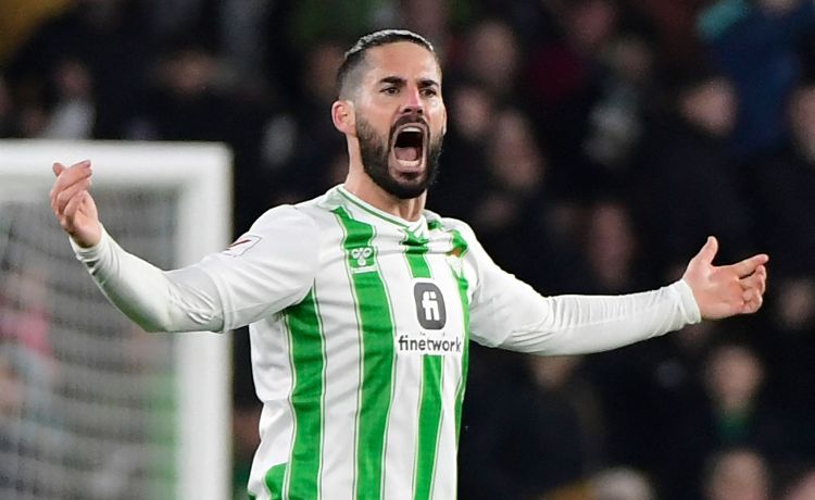 Barcelona y Real Sociedad resucitan el gran sueño de Isco: ir a la Eurocopa Barcelona y Real Sociedad resucitan el gran sueño de Isco: ir a la Eurocopa