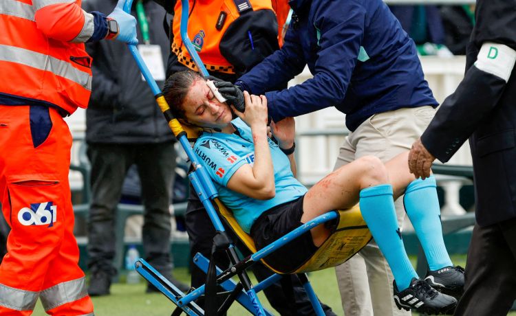 Indignación arbitral con las televisiones: Porras Ayuso acabó en el hospital Indignación arbitral con las televisiones: Porras Ayuso acabó en el hospital