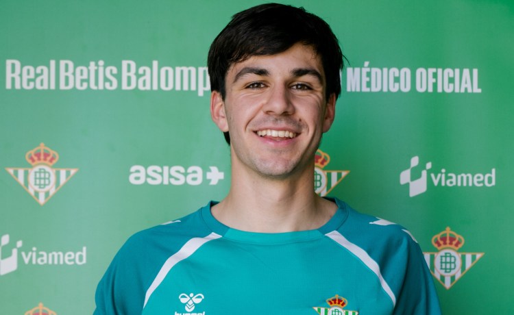 Gonzalo Petit: «Mi mente está en quedarme en el Betis» Gonzalo Petit: «Mi mente está en quedarme en el Betis»