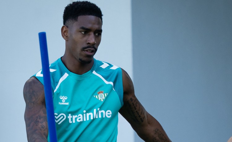 Junior Firpo sufre una lesión en el isquiotibial derecho Junior Firpo sufre una lesión en el isquiotibial derecho