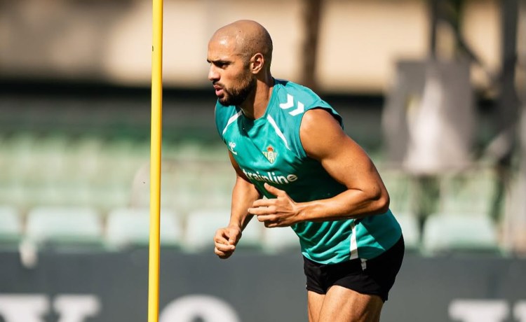 Amrabat se apunta al duelo directo por la Champions en La Cerámica Amrabat se apunta al duelo directo por la Champions en La Cerámica