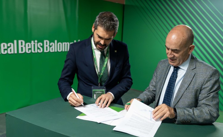 EL Betis se convierte en el primer equipo de fútbol en adherirse a la Alianza Stepbywater EL Betis se convierte en el primer equipo de fútbol en adherirse a la Alianza Stepbywater
