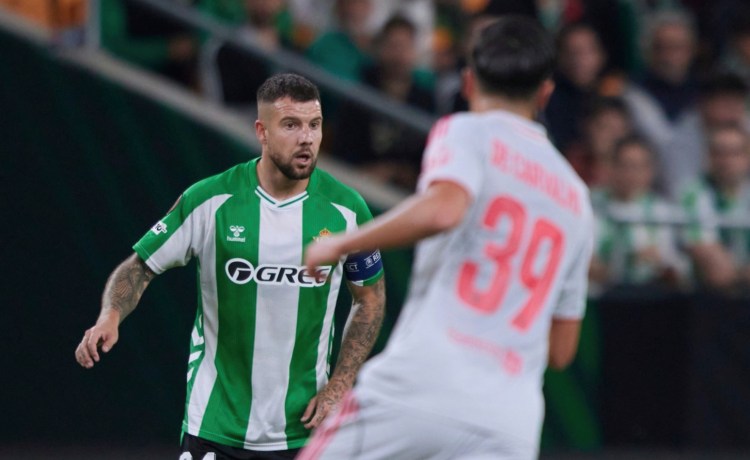 Ruibal: «En su momento pagaron 100 ‘kilos’ por Antony y demuestra que es lo que vale» Ruibal: «En su momento pagaron 100 ‘kilos’ por Antony y demuestra que es lo que vale»