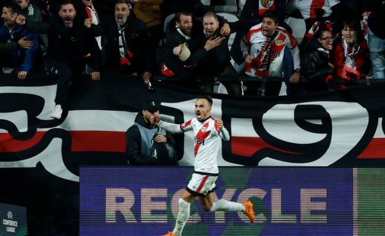 Formidable remontada del Rayo en respuesta a un vídeo borde Formidable remontada del Rayo en respuesta a un vídeo borde