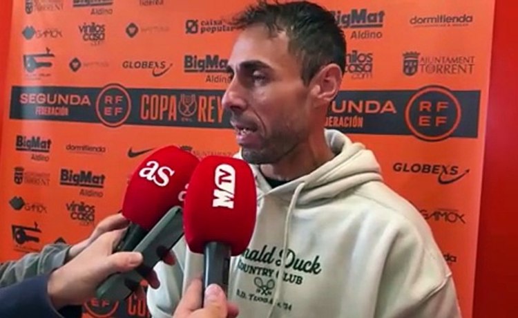 El Torrent acelera las obras de su estadio y el cambio de césped para recibir al Betis en la Copa El Torrent acelera las obras de su estadio y el cambio de césped para recibir al Betis en la Copa