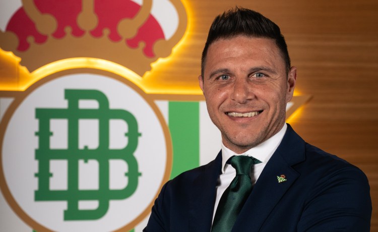 Joaquín, el eterno capitán del Betis, nombrado nuevo consejero del club Joaquín, el eterno capitán del Betis, nombrado nuevo consejero del club