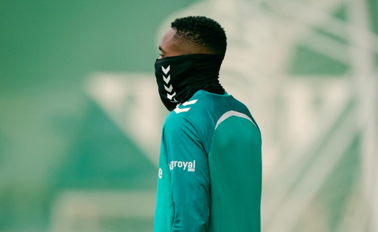 Bakambu se queda fuera de la lista de Pellegrini frente al Oviedo Bakambu se queda fuera de la lista de Pellegrini frente al Oviedo