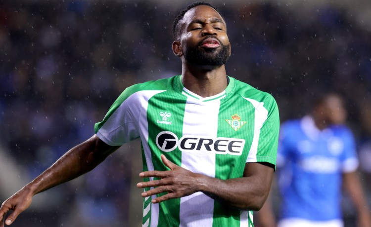 Genoa y Pisa se interesan por Bakambu, que prepara su salida del Betis Genoa y Pisa se interesan por Bakambu, que prepara su salida del Betis