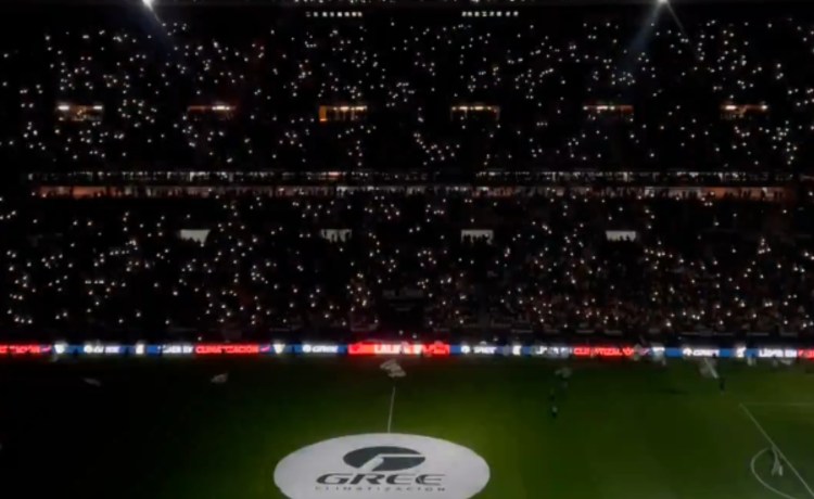 El Betis prepara un espectáculo de música y luces en el partido frente al Atlético de Madrid El Betis prepara un espectáculo de música y luces en el partido frente al Atlético de Madrid