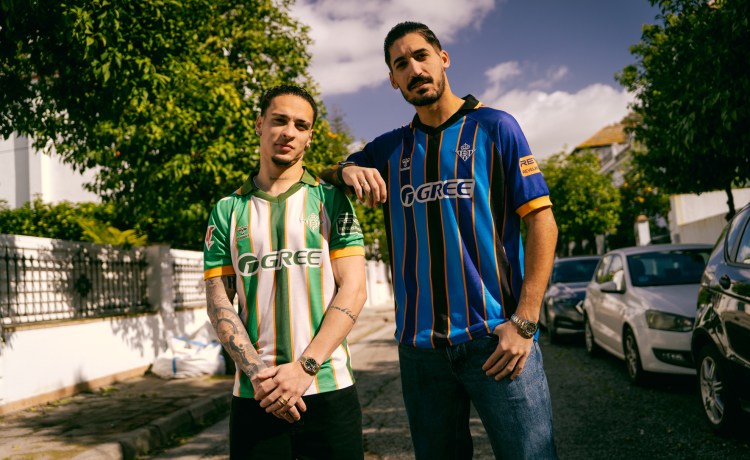 El Real Betis y Hummel presentan la primera camiseta creada para poner en valor el patrimonio natural urbano El Real Betis y Hummel presentan la primera camiseta creada para poner en valor el patrimonio natural urbano