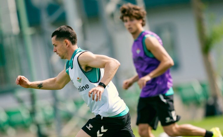 Ortiz y Junior, únicas ausencias en la última sesión de entrenamiento antes de recibir al Braga Ortiz y Junior, únicas ausencias en la última sesión de entrenamiento antes de recibir al Braga